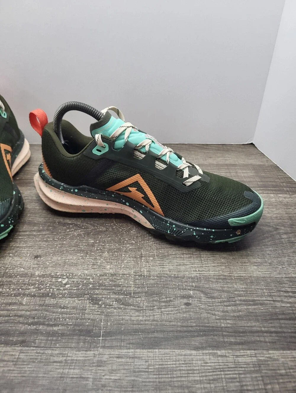 Nike Terra Kiger 9 Low Sequoia Amber Brown Women's Size 8 Trail Running Shoes